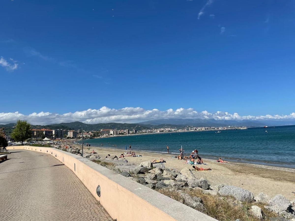 Autumn Lejlighed Vado Ligure Eksteriør billede